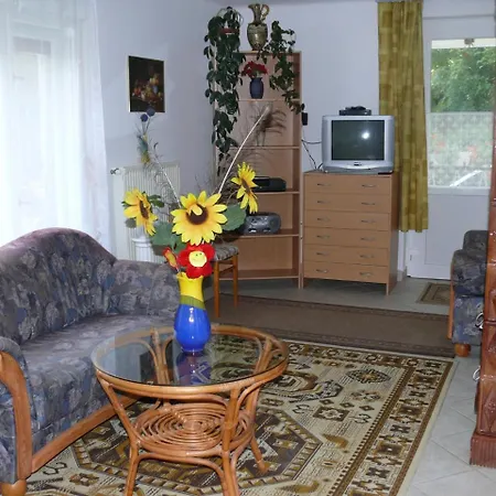In Balatonkeresztur 19255